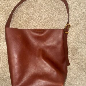 Madewell The Essential Bucket Tote